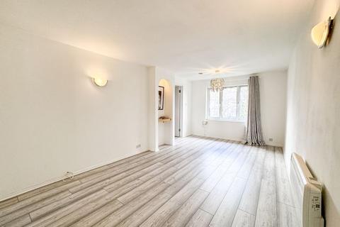 2 bedroom flat to rent, Pavilion Way, Edgware