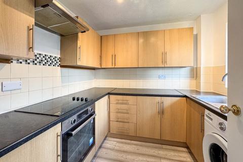 2 bedroom flat to rent, Pavilion Way, Edgware