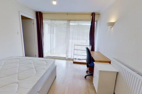 undefined, Guildford Park Avenue, Guildford, GU2 7NJ
