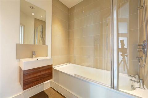 2 bedroom penthouse to rent, Lavender Hill, London, SW11