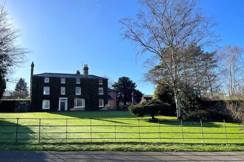 8 bedroom country house to rent - Tutsham Farm, West Farleigh