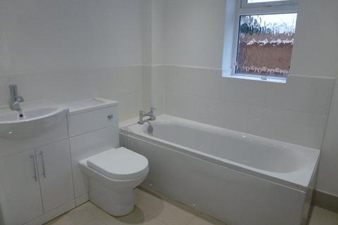 4 bedroom bungalow to rent, Main Road, Duston, Northampton, NN5