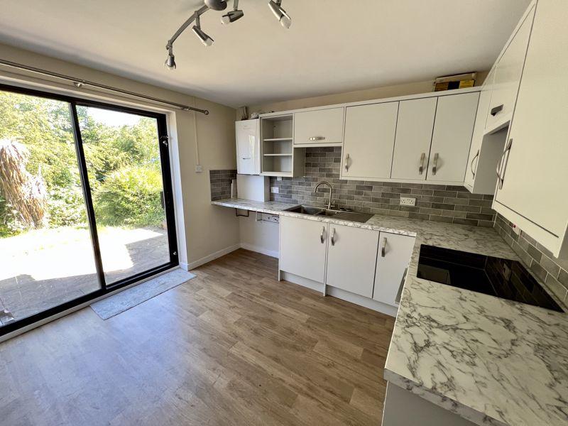 Bollin Drive, Congleton 2 bed semidetached house £750 pcm (£173 pw)