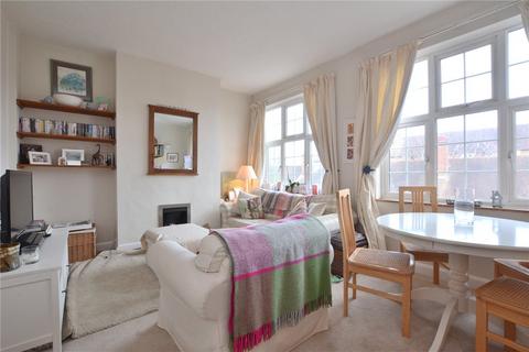 2 bedroom maisonette to rent, Carmichael Court, Grove Road, London, SW13