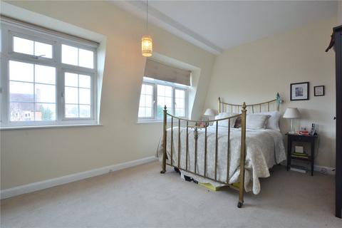 2 bedroom maisonette to rent, Carmichael Court, Grove Road, London, SW13