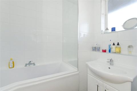 2 bedroom flat to rent, Bevin Court, Cruikshank Street, Islington, London