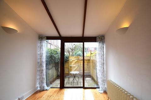 undefined, Southfield Road, Chiswick