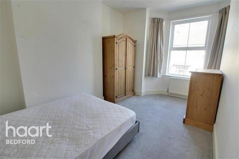 1 bedroom in a house share to rent, Foster Hill Road