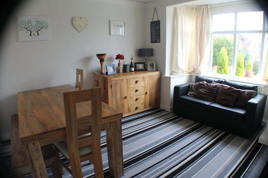 Spring Lane, Sprotbrough 3 bed semidetached house £200,000