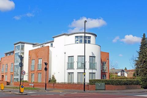 2 bedroom apartment for sale, Mitchley Hill, Sanderstead, Surrey