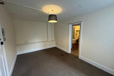 1 bedroom ground floor flat to rent, Exeter City Centre - Ground floor flat for single occupancy