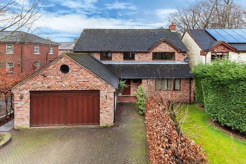 4 bedroom detached house to rent, Park Bank, Congleton