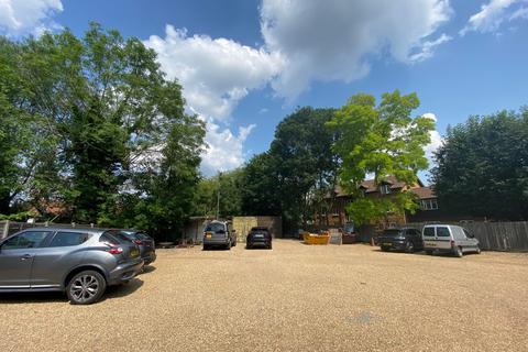 Land for sale, Colnbrook SL3