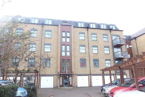 2 bedroom apartment to rent, Hewitt Quays, Barking ig11