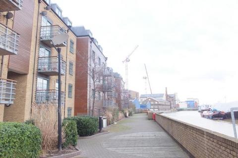 2 bedroom apartment to rent, Hewitt Quays, Barking ig11