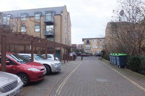 2 bedroom apartment to rent, Hewitt Quays, Barking ig11