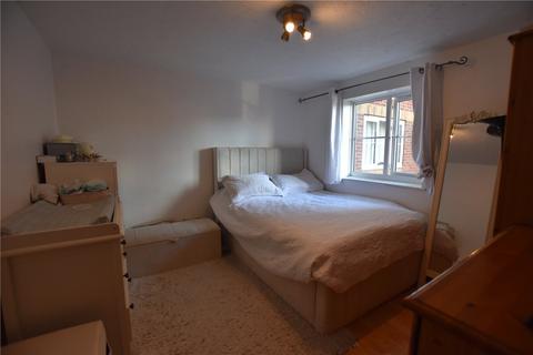 2 bedroom apartment to rent, Monet Court, London SE16