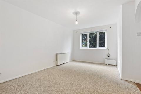 1 bedroom flat to rent, Burbage House, 1 Samuel Close, New Cross, London, SE14