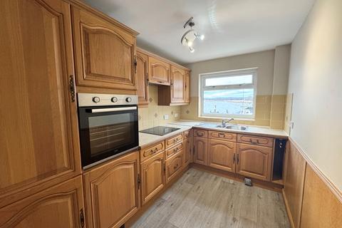 undefined, Topsham - Spacious apartment with 2 bedrooms and enjoying estuary views