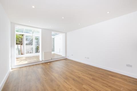 3 bedroom flat to rent, Haverstock Hill, Belsize Park, London