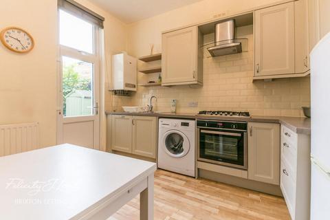 1 bedroom flat to rent, Dalyell Road, London