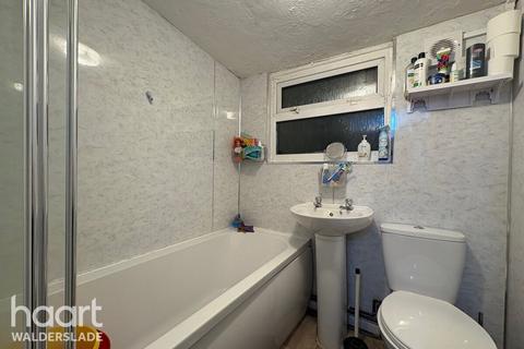 2 bedroom terraced house to rent, Richmond Street, Sheerness