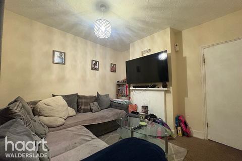 2 bedroom terraced house to rent, Richmond Street, Sheerness