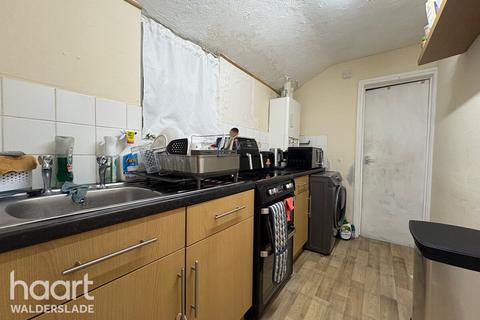 2 bedroom terraced house to rent, Richmond Street, Sheerness