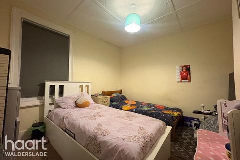 2 bedroom terraced house to rent, Richmond Street, Sheerness