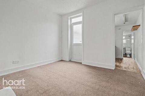 2 bedroom terraced house to rent, Richmond Street, Sheerness