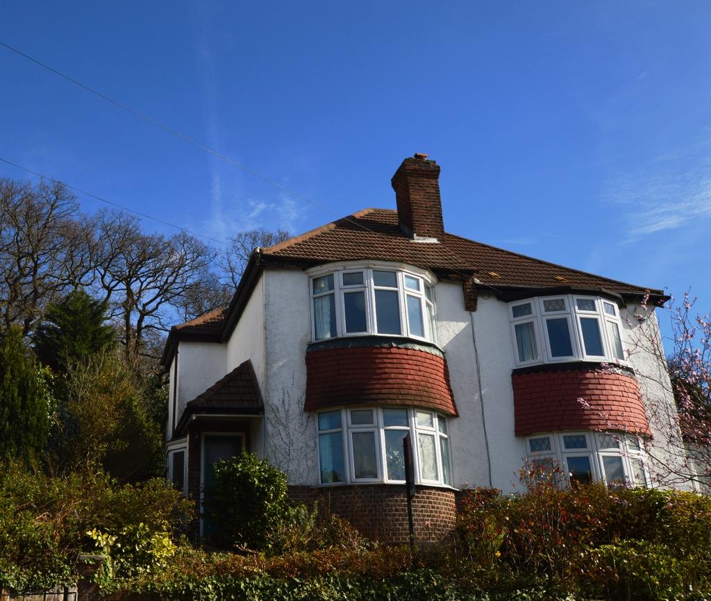 Castlewood Drive London SE9 2 bed semidetached house £375,000