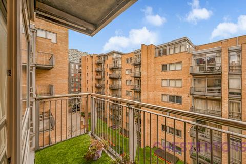 2 bedroom flat to rent, Gainsborough House, Cassilis Road, London