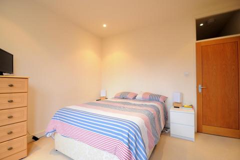 2 bedroom flat for sale, John Ruskin Street, London, SE5 0PQ