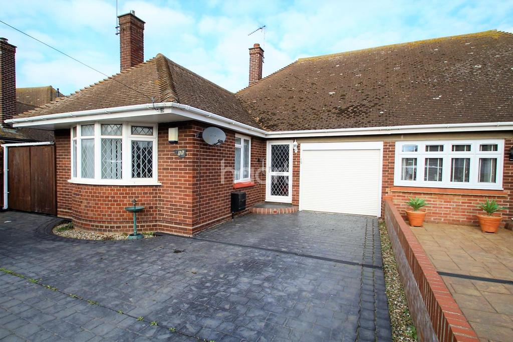 Gainsford Avenue 3 bed bungalow £245,000