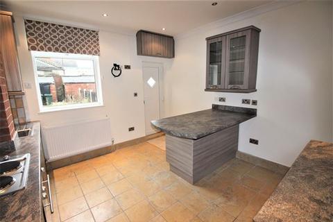 3 bedroom terraced house to rent - Aughton Road , Sheffield, S26 3XE