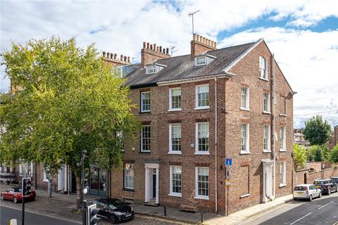 6 bedroom end of terrace house to rent - The Mount, York, YO24