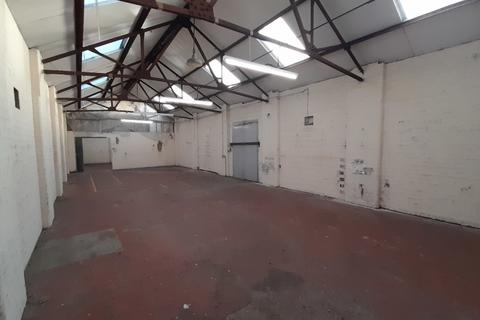 Industrial unit to rent - Kingston Industrial Estate, English Street, Hull, East Yorkshire, HU3 2BU