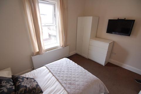 1 bedroom in a house share to rent, Hoyle Mill Road, Stairfoot