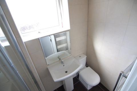 1 bedroom in a house share to rent, Hoyle Mill Road, Stairfoot