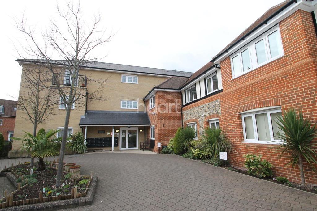 Lydgate Court, Abbots Gate, Bury St Edmunds 2 bed flat £200,000