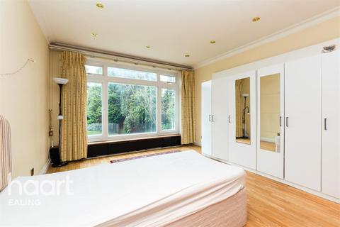 6 bedroom detached house to rent - Chatsworth Road, Ealing, W5