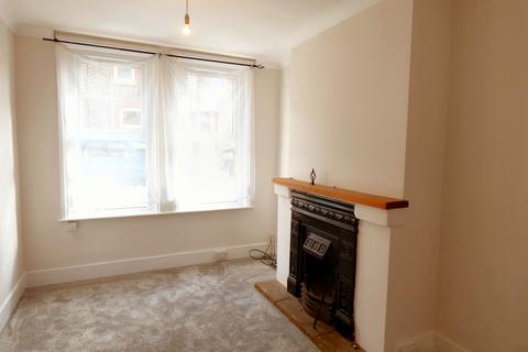 3 bedroom end of terrace house to rent, Alexandra Road, Uckfield TN22
