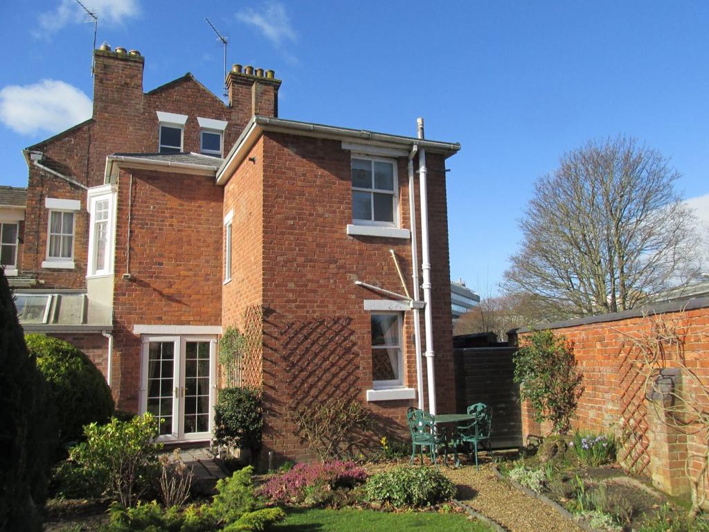 Preston Street, Shrewsbury 2 bed semidetached house £975 pcm (£225 pw)