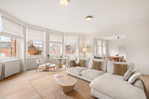 4 bedroom flat to rent, Wynnstay Gardens, Allen Street, Kensington, London