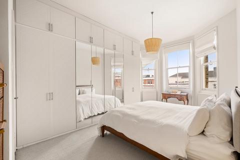4 bedroom flat to rent, Wynnstay Gardens, Allen Street, Kensington, London