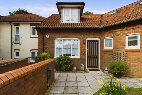 2 bedroom end of terrace house for sale, Catherine Wheel Gardens, Christchurch