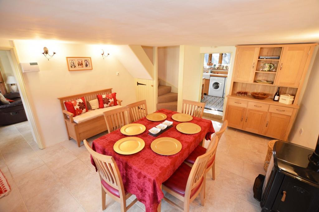 High Street, Stoke Goldington, MK16 3 bed detached house £1,750 pcm