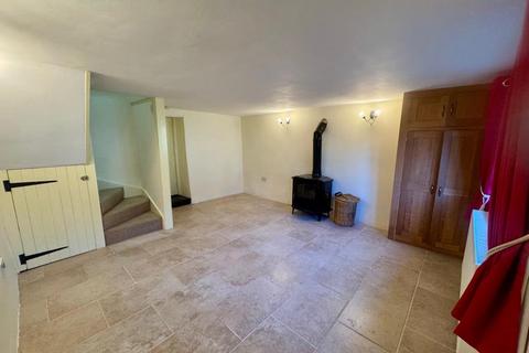 3 bedroom detached house to rent, High Street, Stoke Goldington, MK16