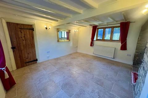 3 bedroom detached house to rent, High Street, Stoke Goldington, MK16