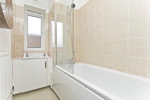 3 bedroom apartment to rent, Brunswick House, Thurtle Road, London, E2